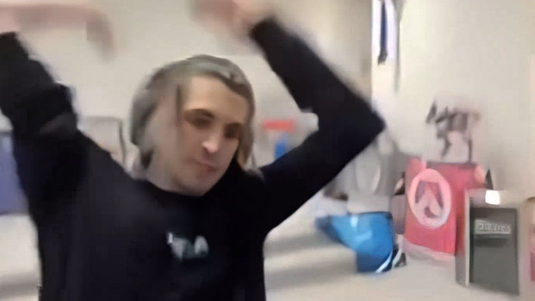 xQc Sweet Caroline Desk Slam Webcam (Green Screen)